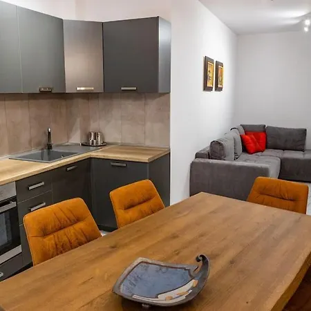 апартамент тенита Power в гр топ център Apartman
